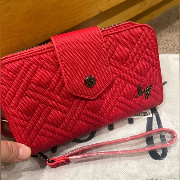LUG Foxtrot Matte Luxe VL RFID Wallet
Ruby Red NWT - Picture 9 of 9